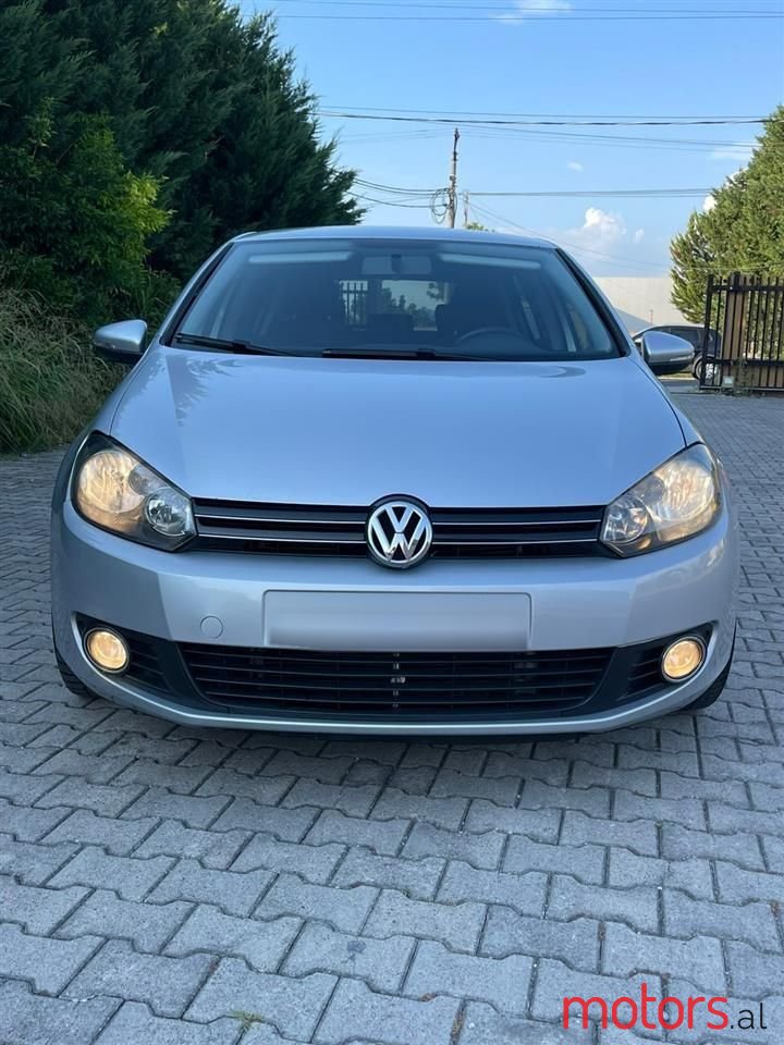 2009' Volkswagen Golf photo #1