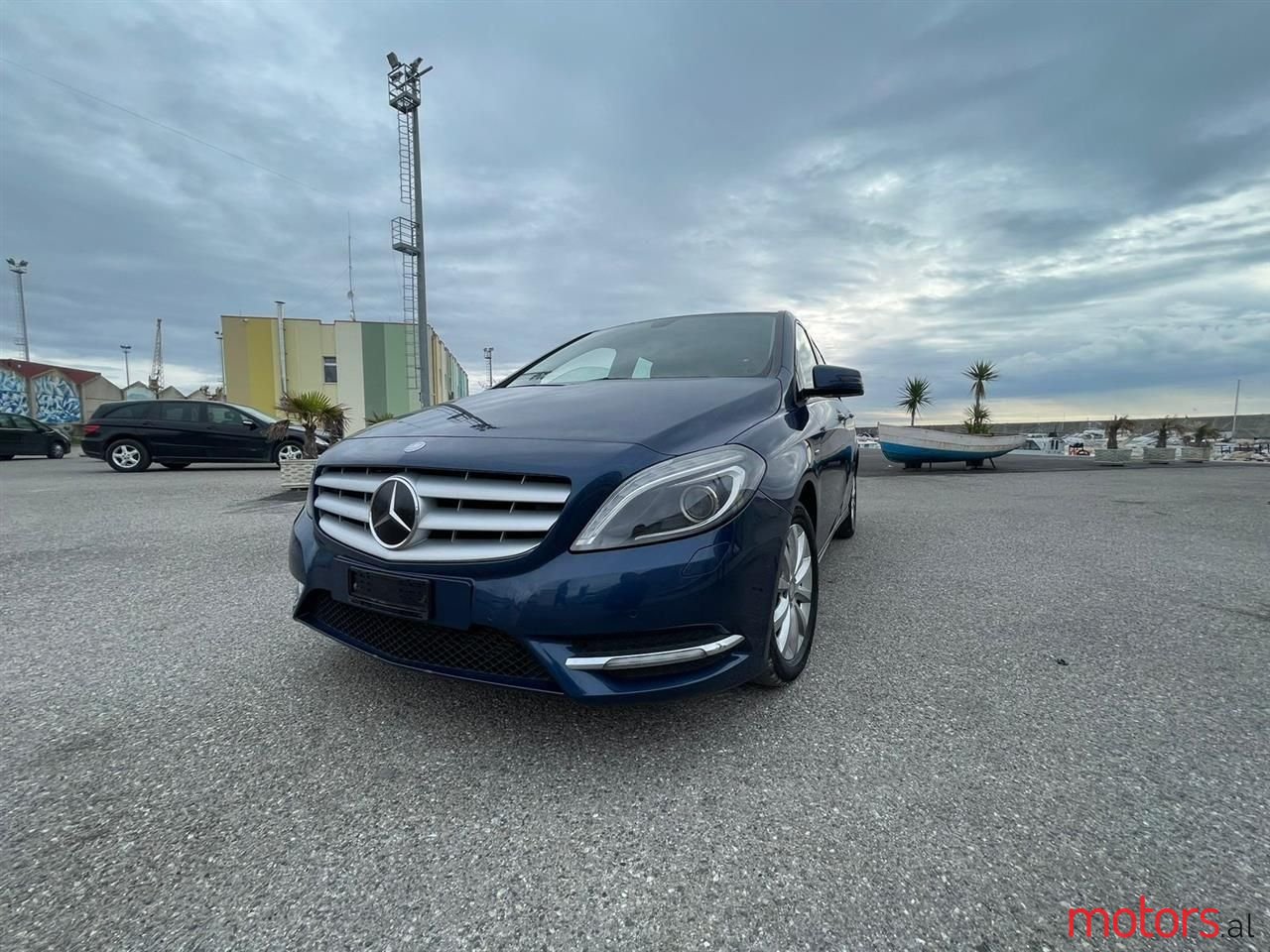 2012' Mercedes-Benz B 180 photo #1