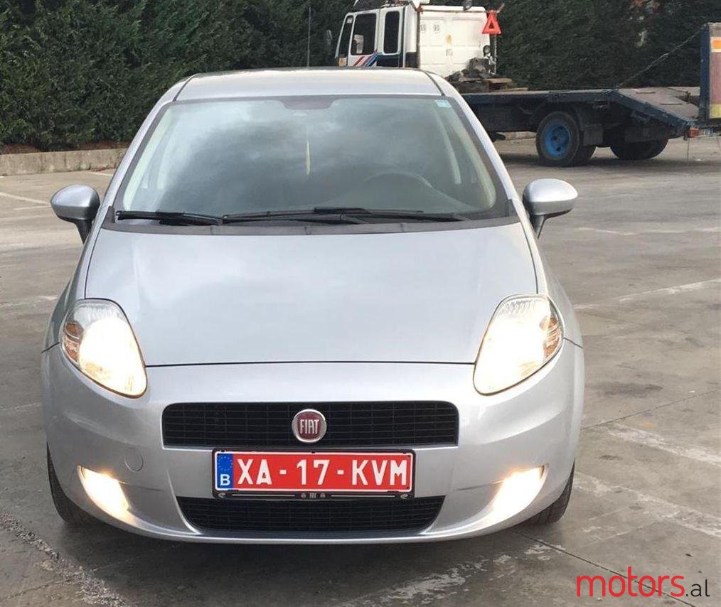 2010' Fiat Punto photo #2