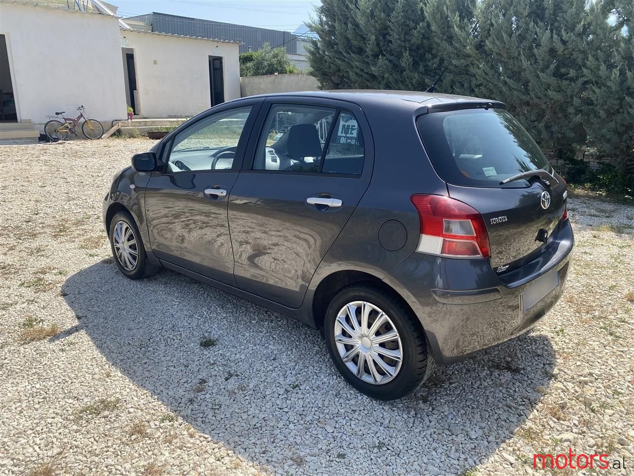 2010' Toyota Yaris photo #5