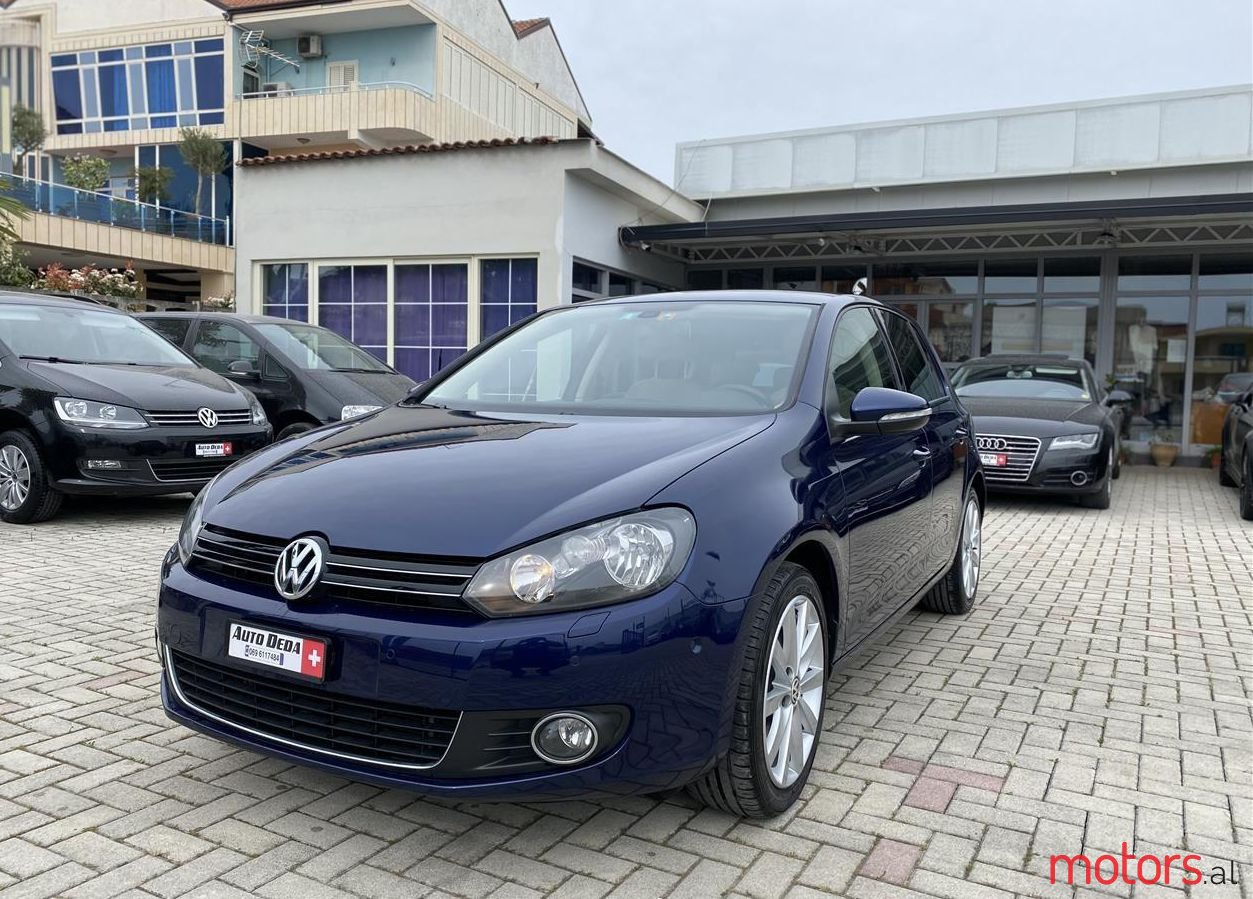 2009' Volkswagen Golf photo #1