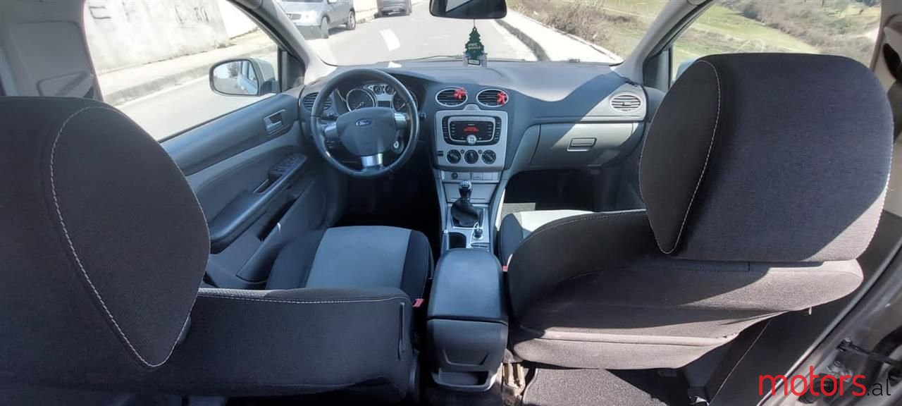 2009' Ford Focus photo #3