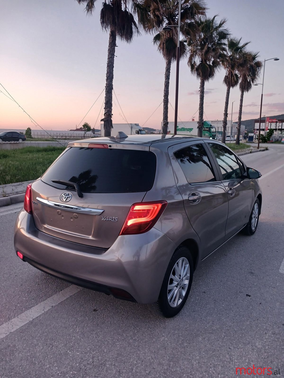2014' Toyota Yaris photo #5
