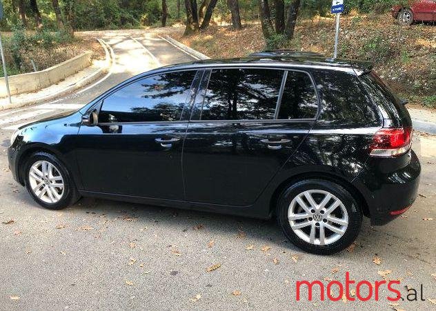 2010' Volkswagen Golf photo #1