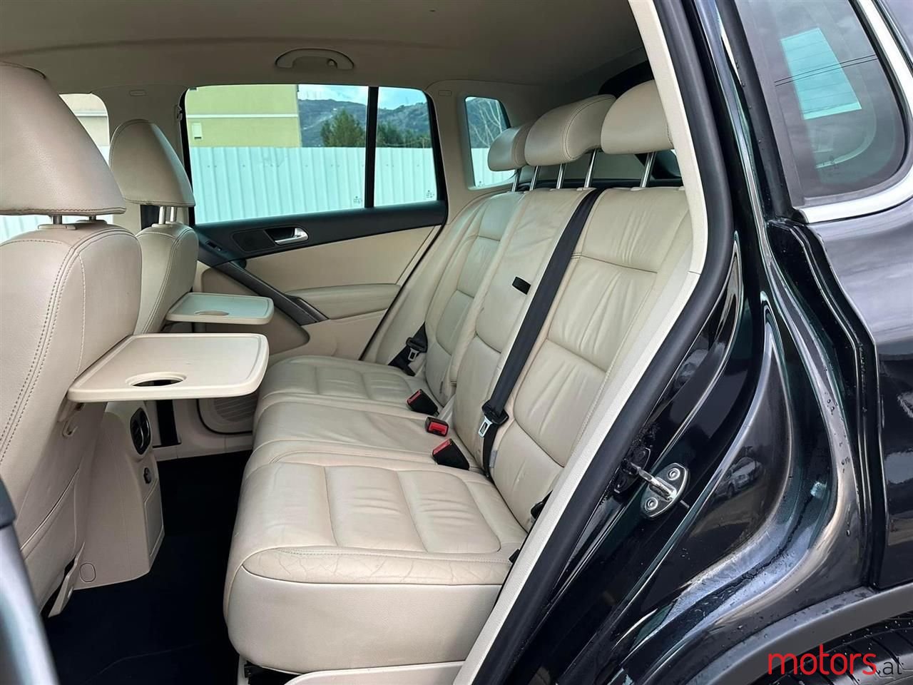 2009' Volkswagen Tiguan photo #3