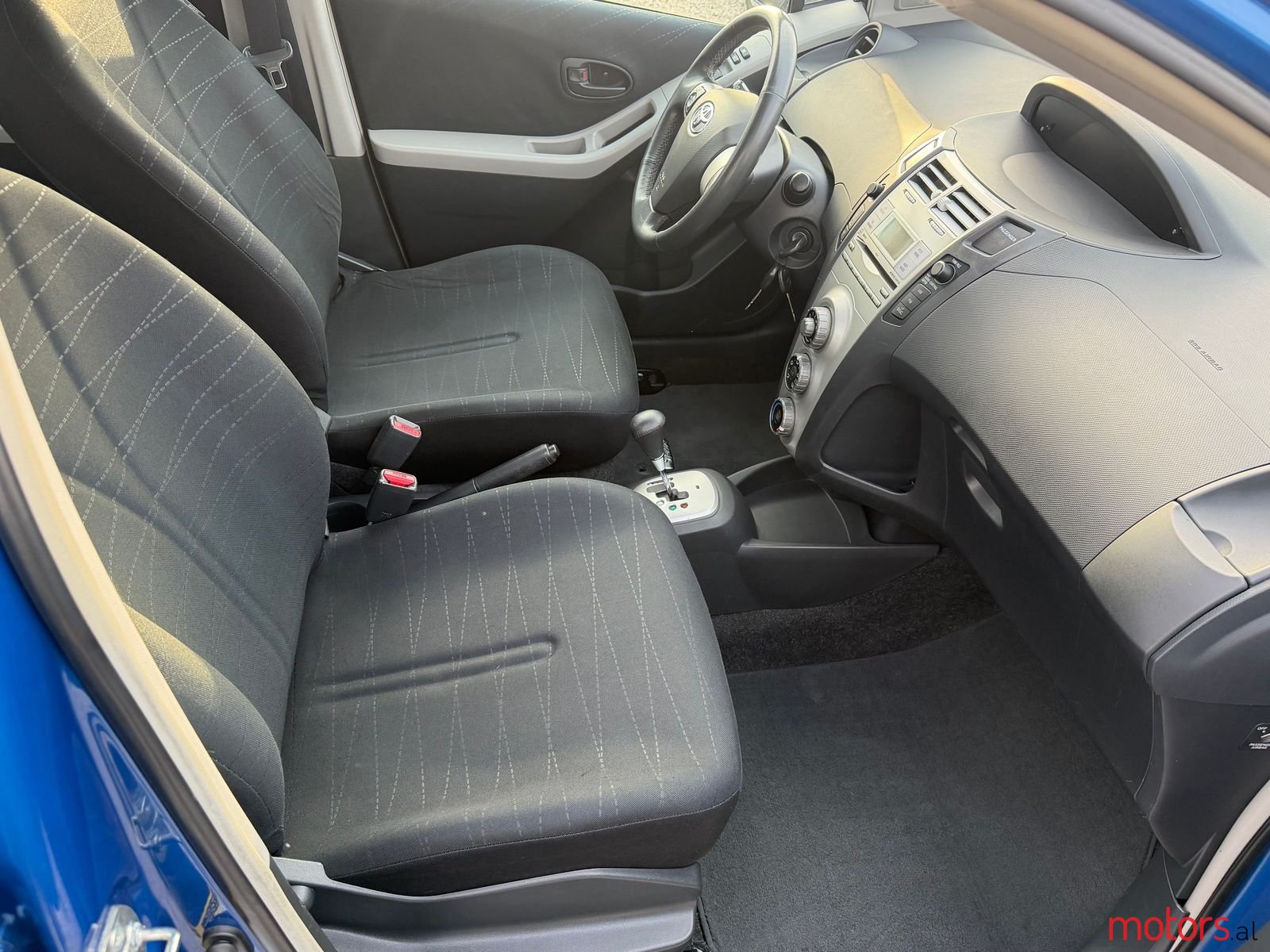 2007' Toyota Yaris photo #3