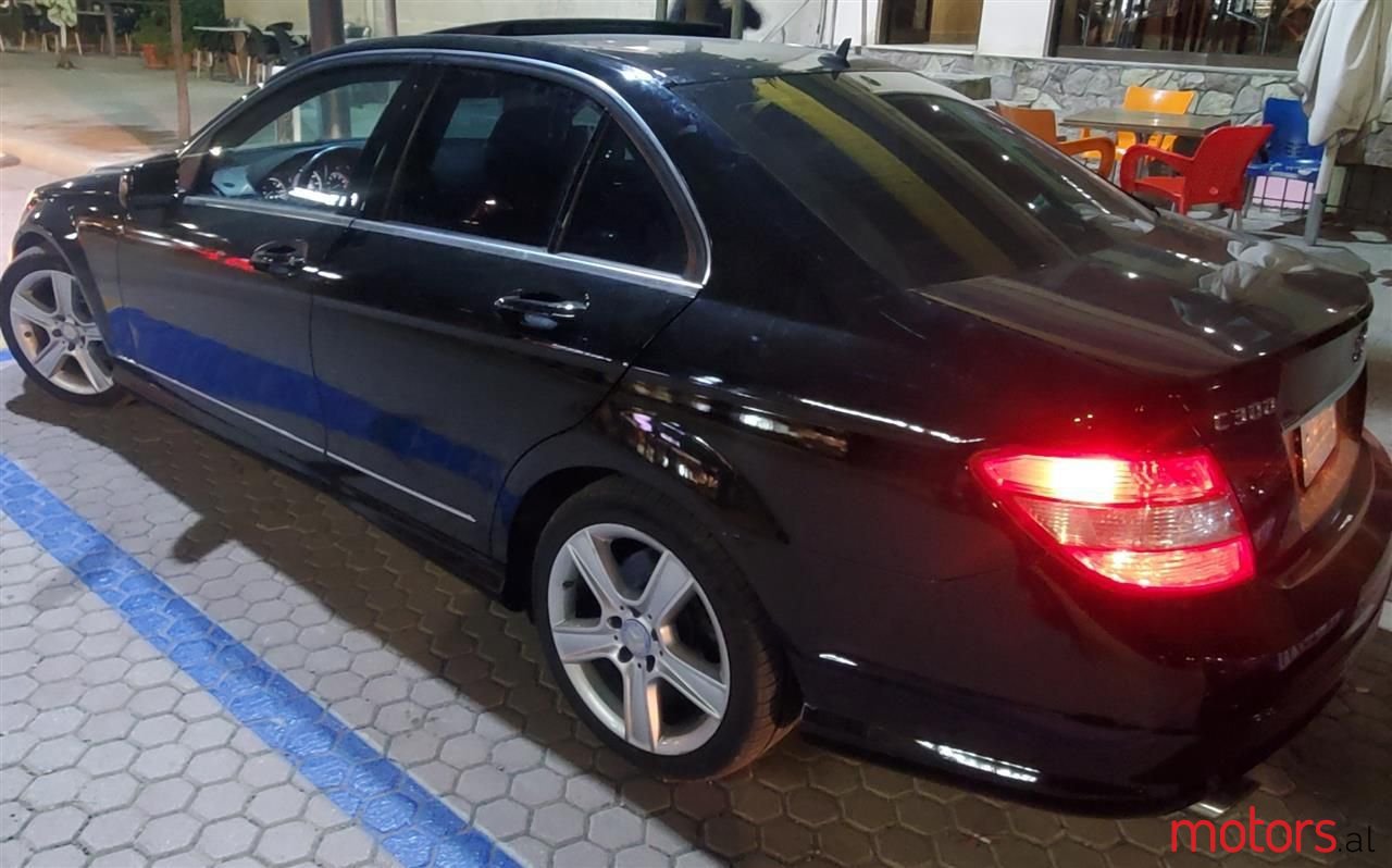 2011' Mercedes-Benz C 300 photo #1