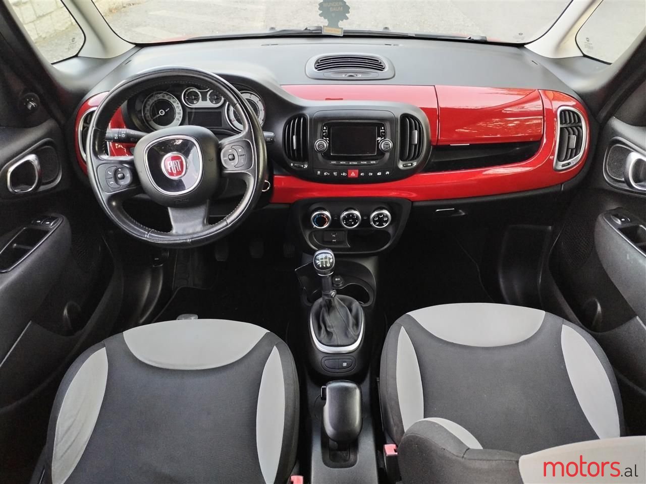2014' Fiat 500L photo #2