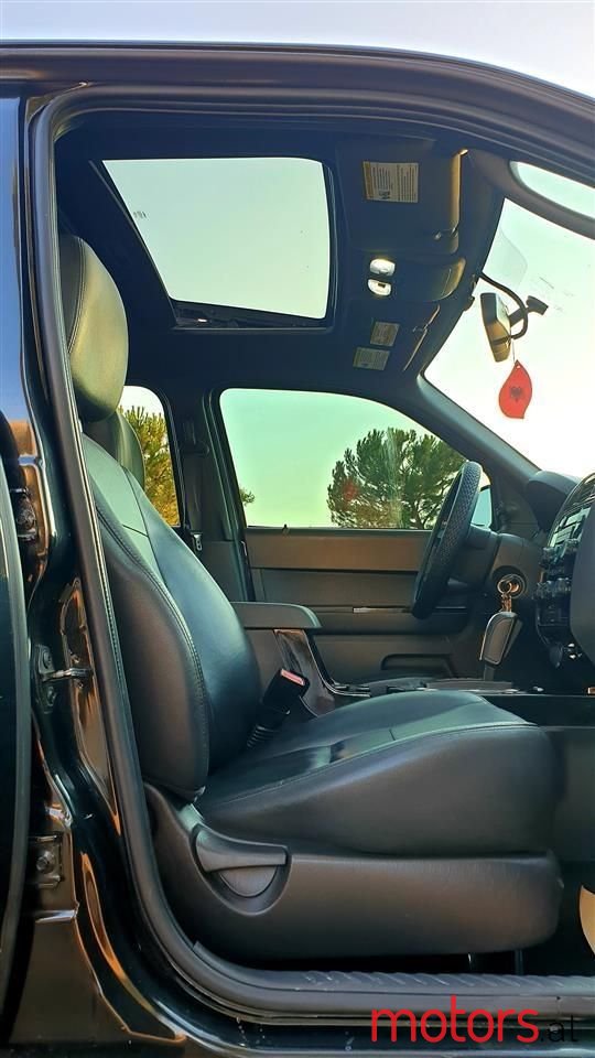 2011' Ford Escape photo #5
