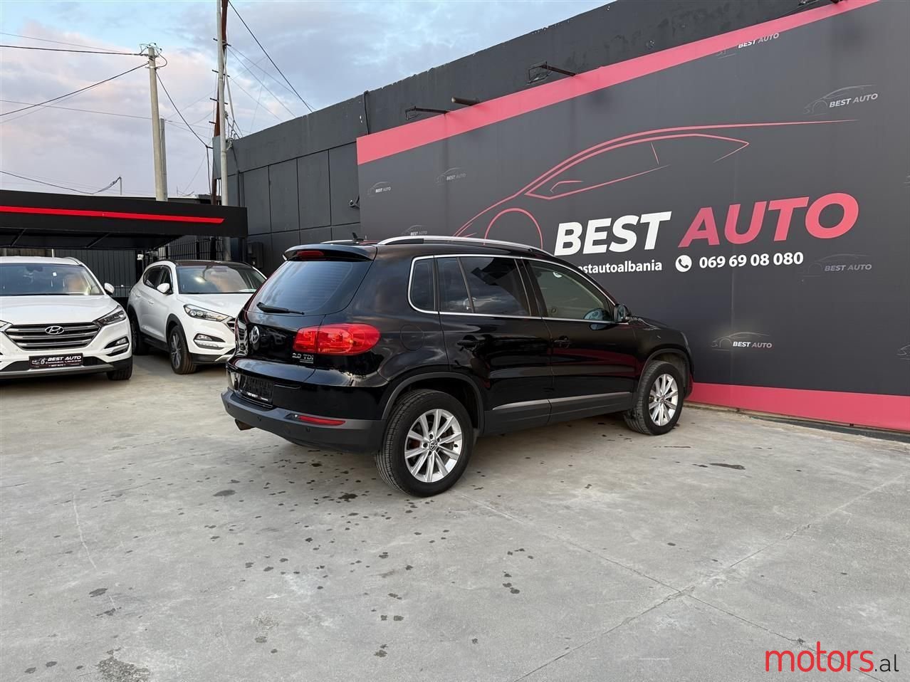 2015' Volkswagen Tiguan photo #6