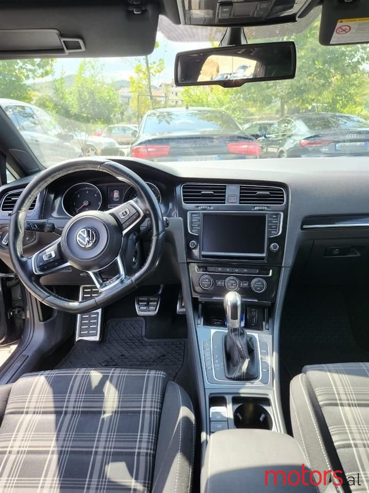 2014' Volkswagen Golf photo #6