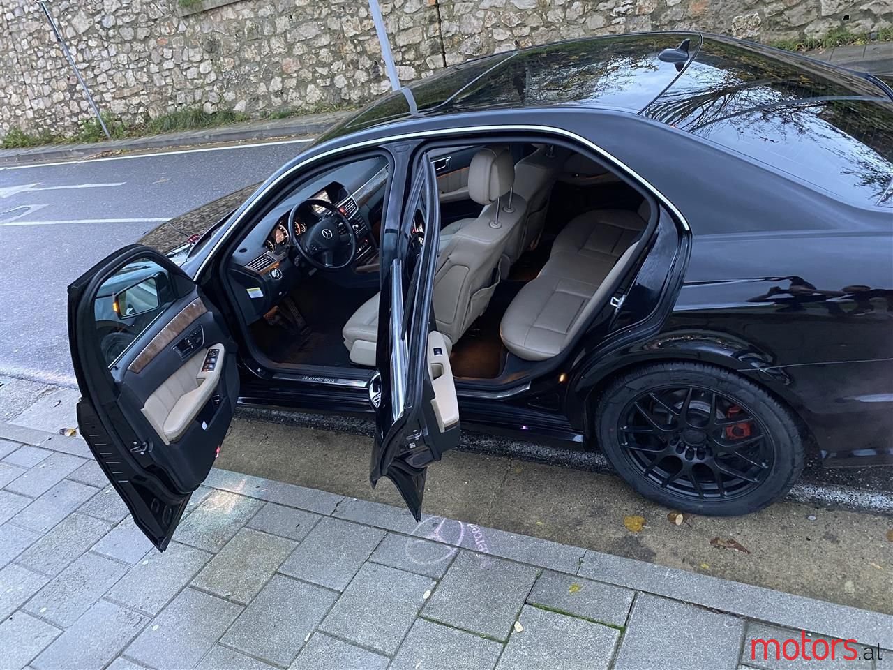 2010' Mercedes-Benz E 350 photo #5