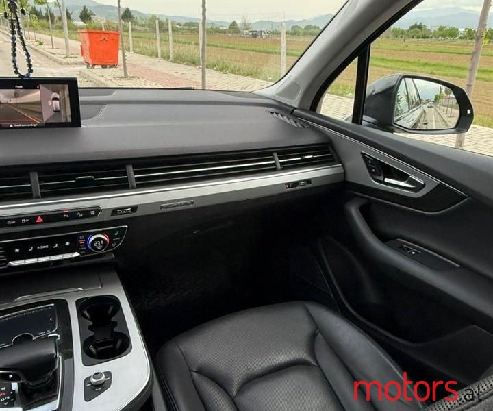 2018' Audi Q7 photo #5