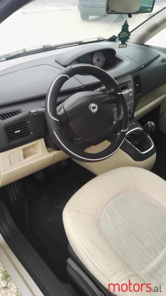 2005' Lancia Musa photo #3