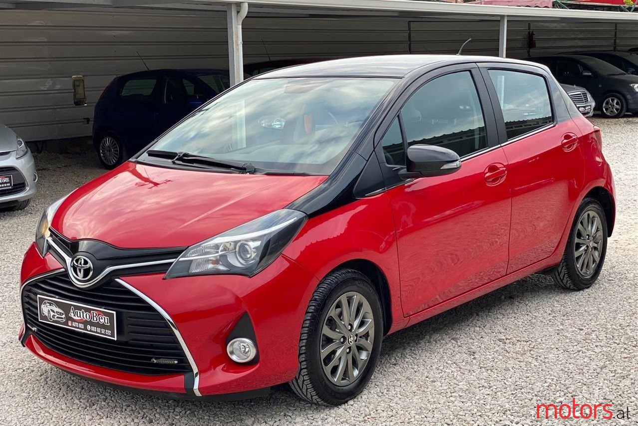 2017' Toyota Yaris photo #4