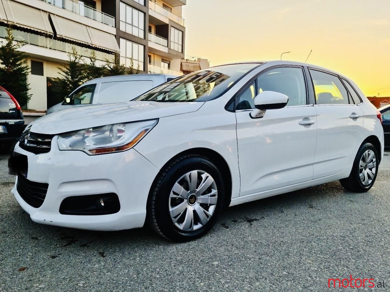 2013' Citroen C4 photo #1