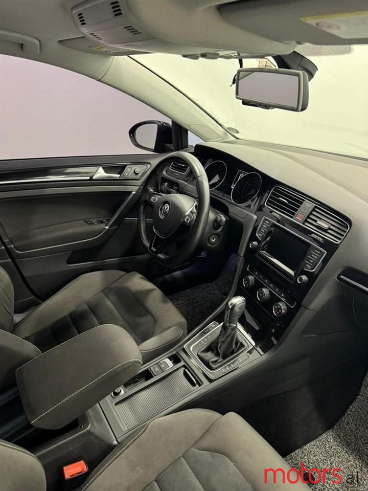 2014' Volkswagen Golf photo #2