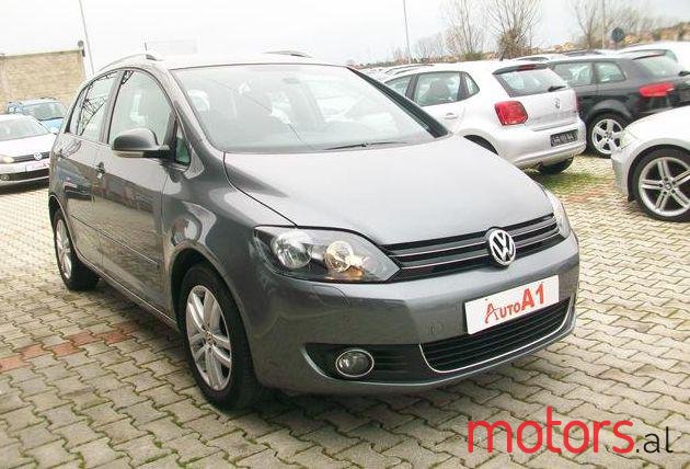 2012' Volkswagen Golf Plus photo #1