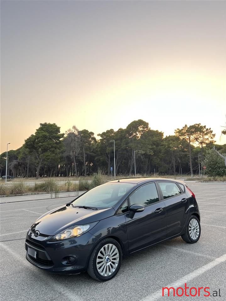 2010' Ford Fiesta photo #2