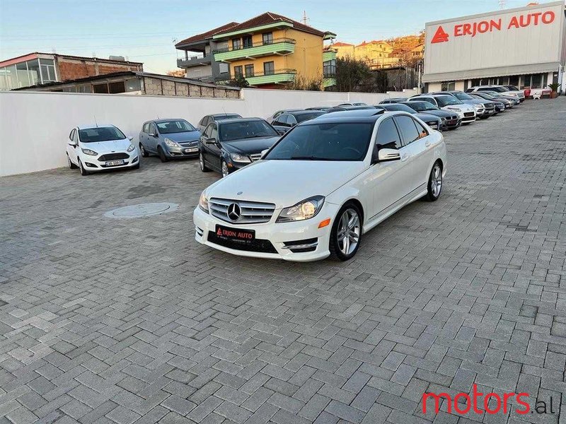 2012' Mercedes-Benz C 250 photo #1