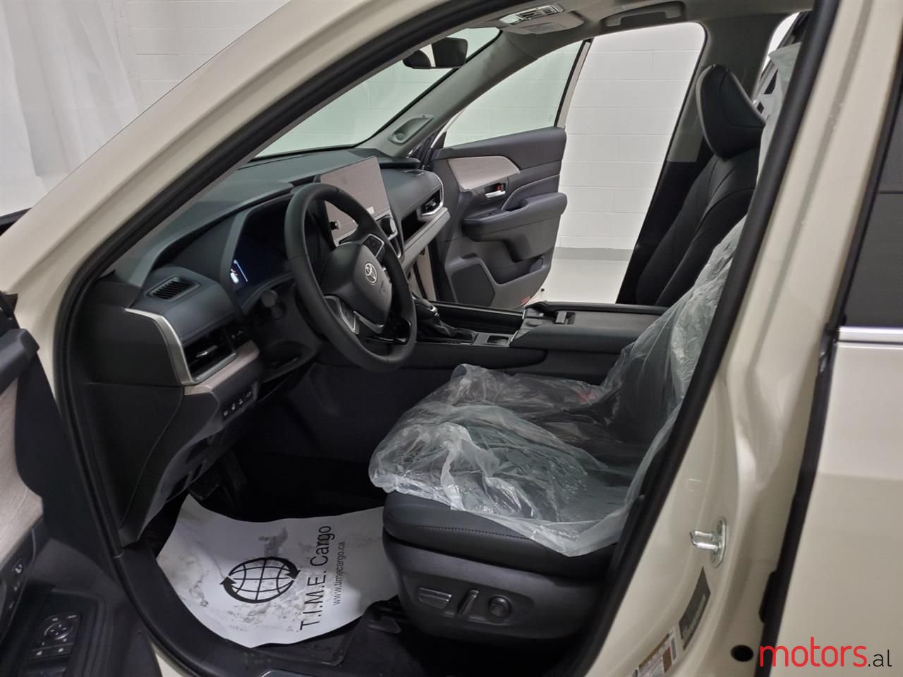 2024' Toyota Highlander photo #3