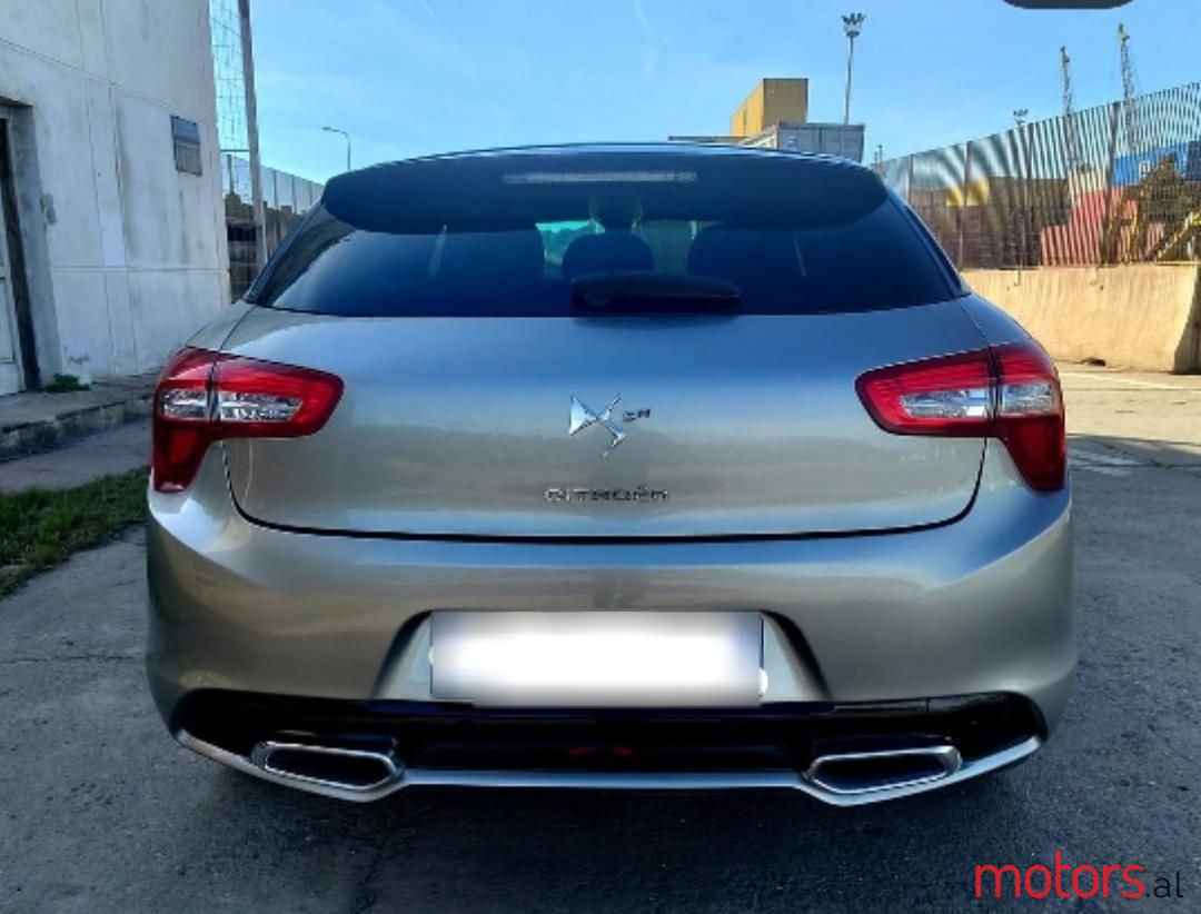 2012' Citroen DS5 photo #3