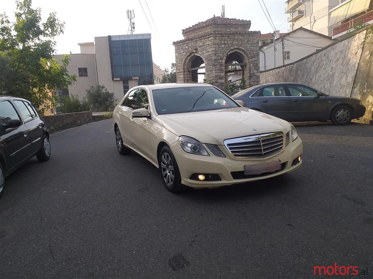 2010' Mercedes-Benz E 200 photo #1