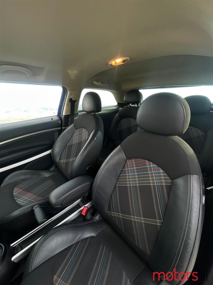 2013' MINI Cooper photo #6