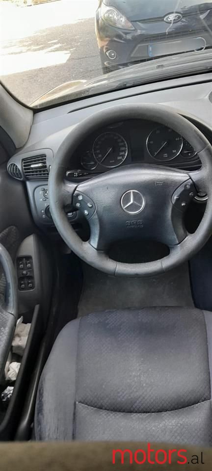 2004' Mercedes-Benz C 220 photo #6