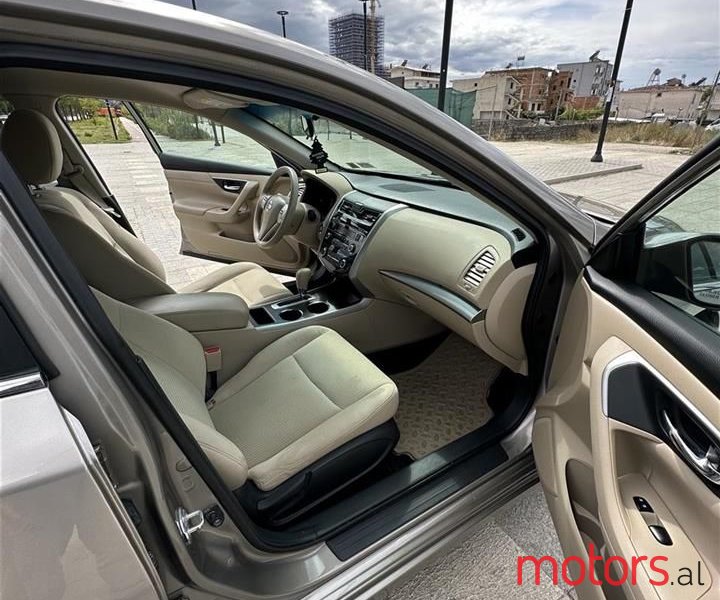 2015' Nissan Altima photo #2