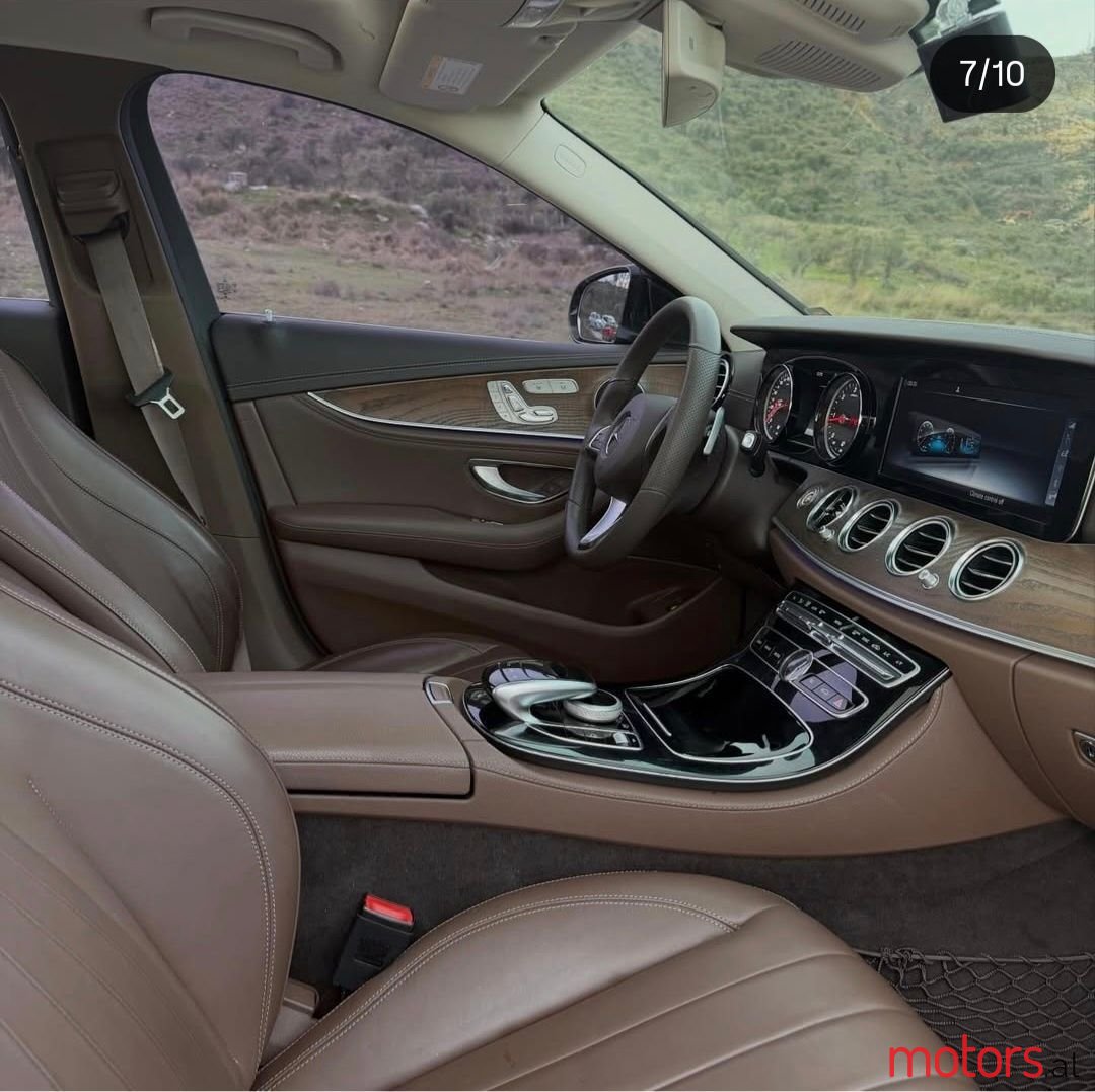 2017' Mercedes-Benz E 220 photo #6