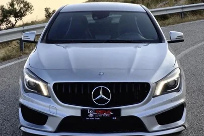 2014' Mercedes-Benz CLA 200