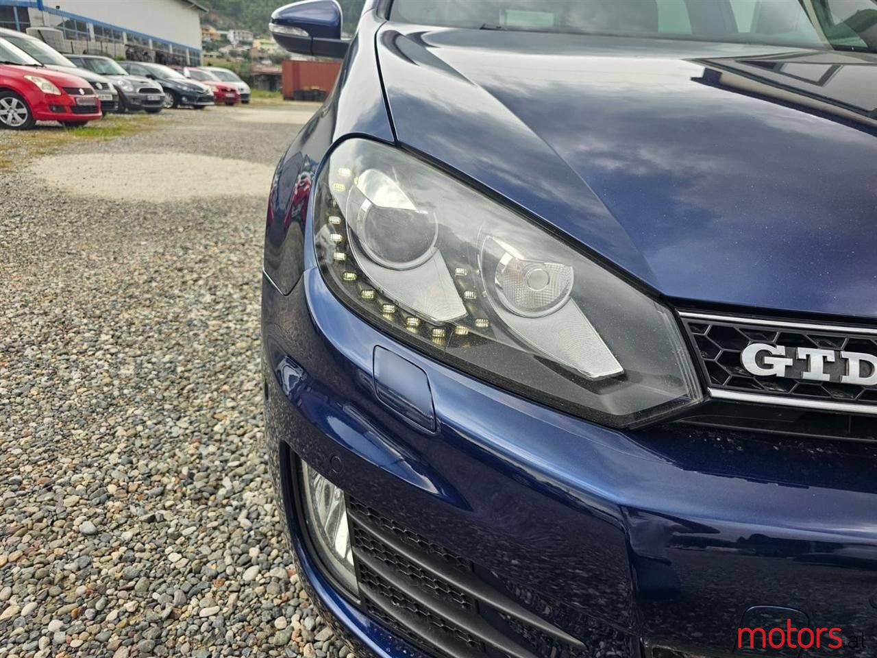 2011' Volkswagen Golf photo #3