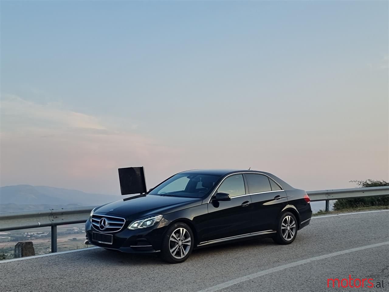 2014' Mercedes-Benz E 220 photo #1