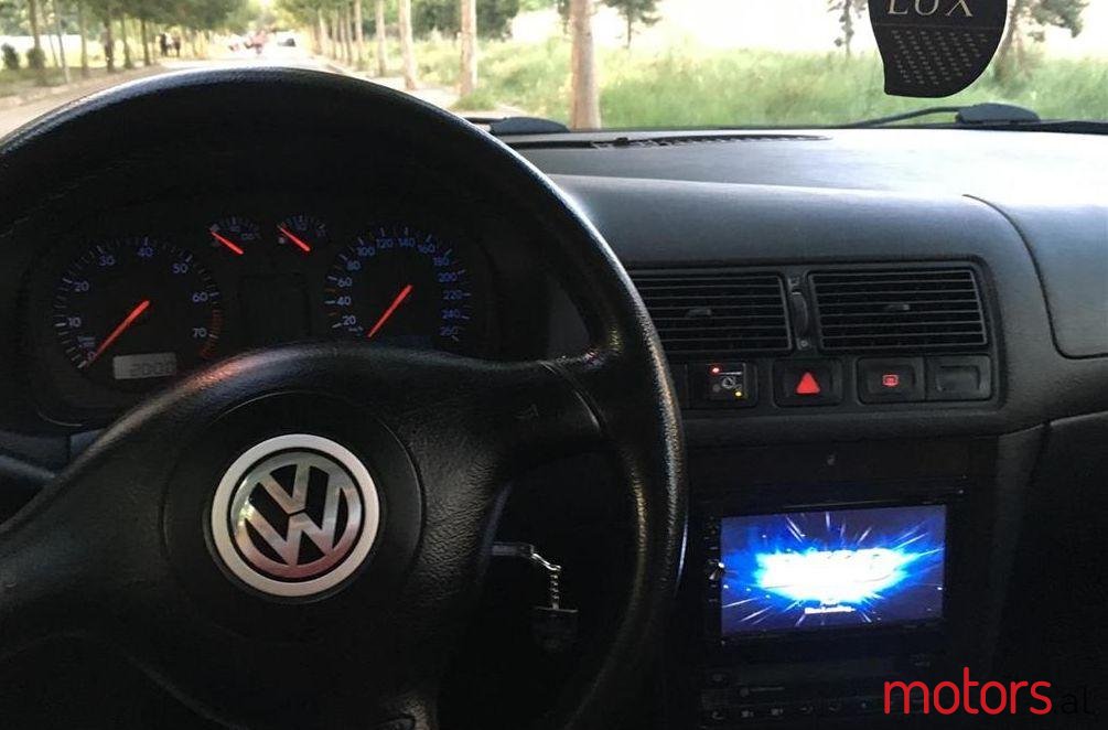 1999' Volkswagen Golf photo #2