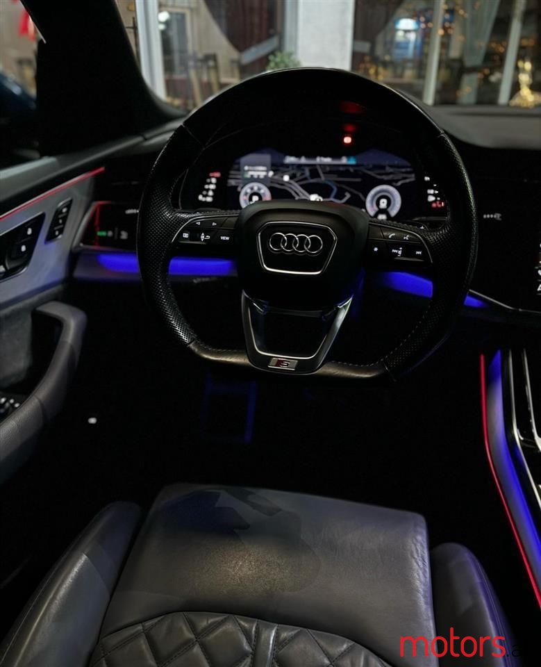 2019' Audi Q8 photo #4