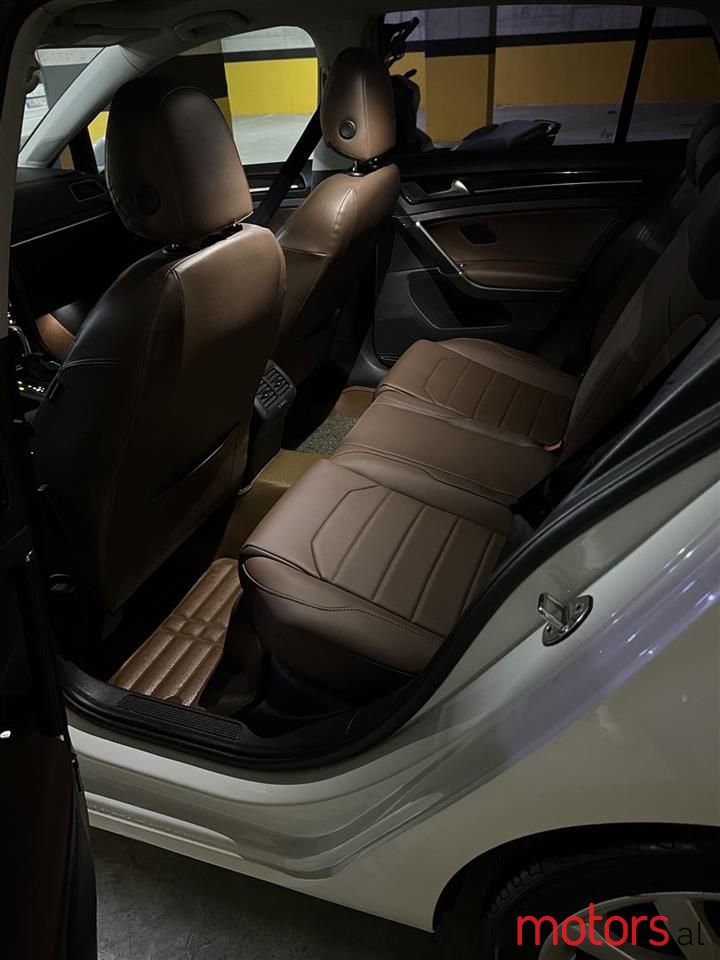 2013' Volkswagen Golf photo #5