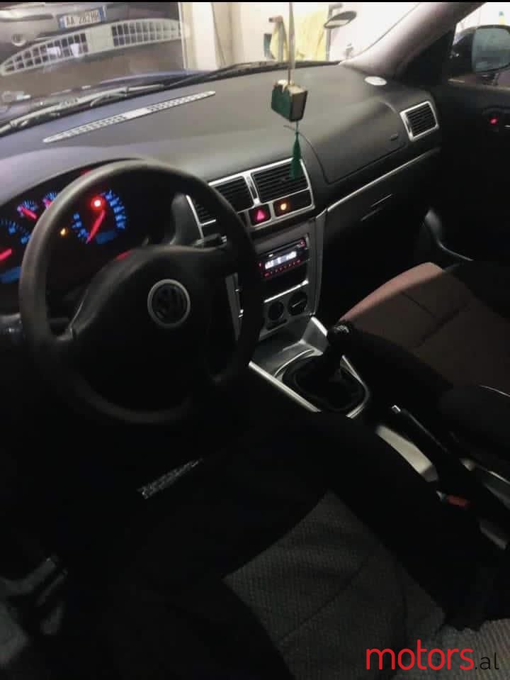 1998' Volkswagen Golf photo #3