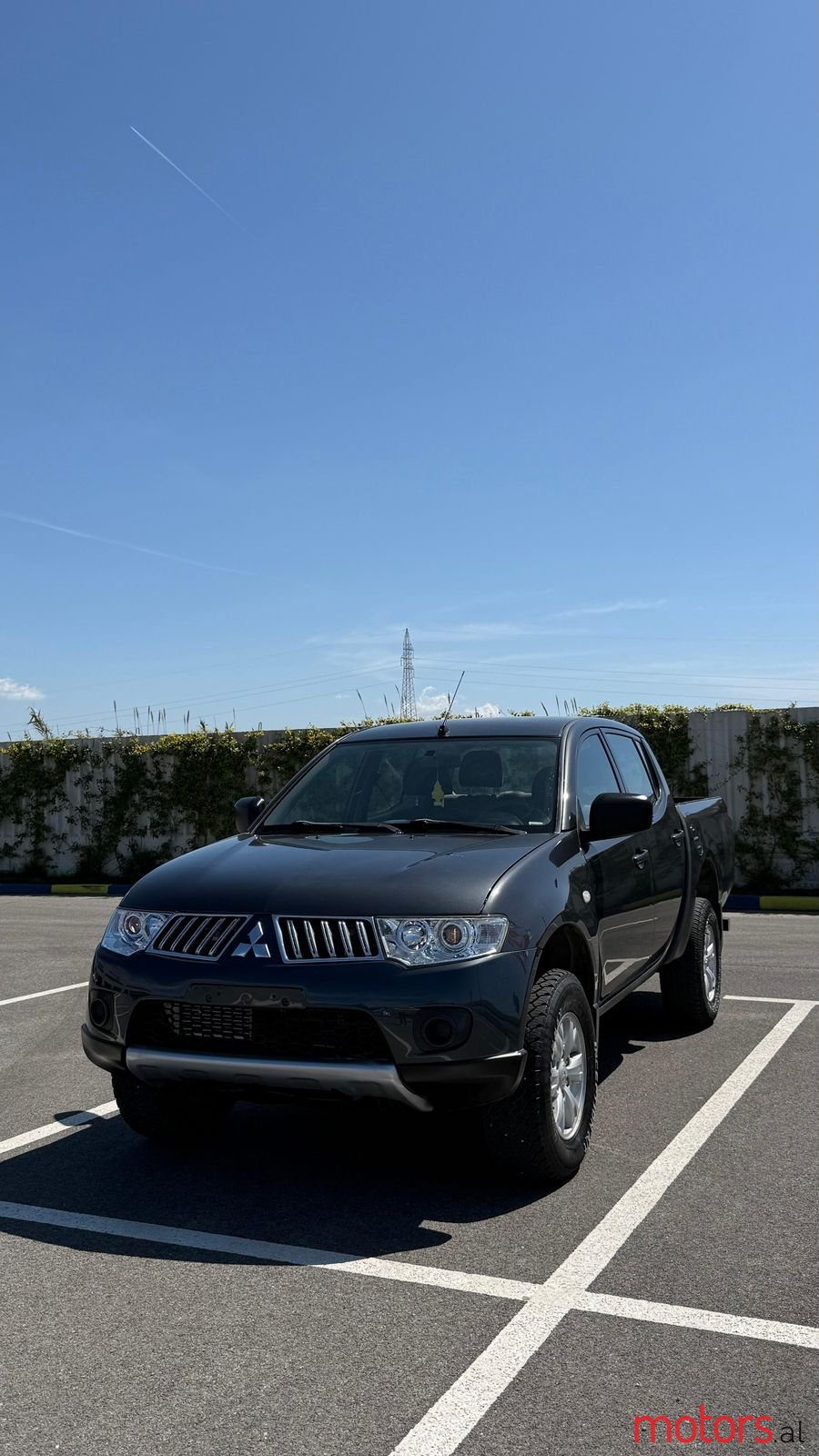 2013' Mitsubishi L200 photo #1