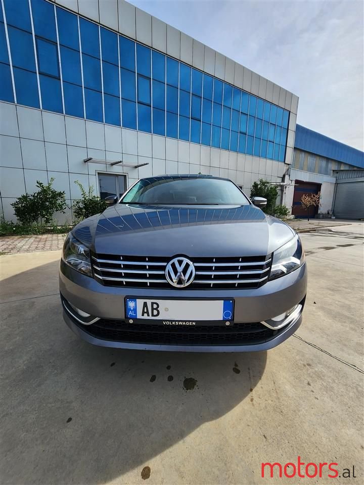 2015' Volkswagen Passat photo #6