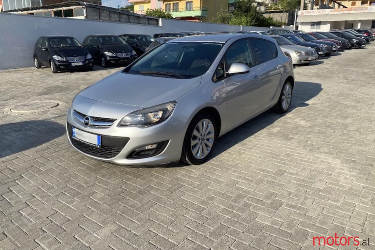 2014' Opel Astra photo #1