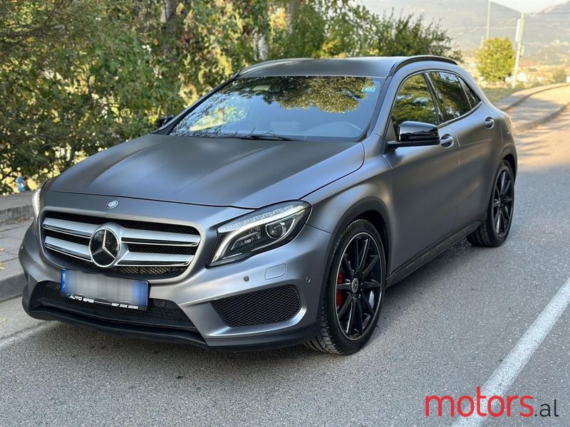 2015' Mercedes-Benz GLA 220 photo #3