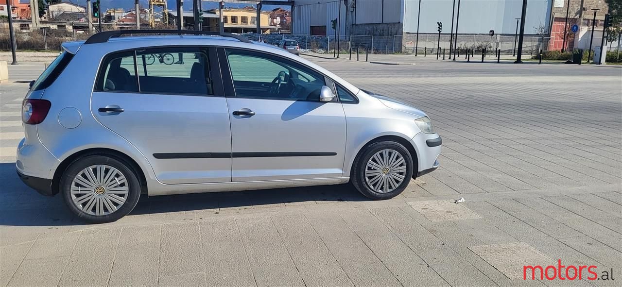 2007' Volkswagen Golf Plus photo #3