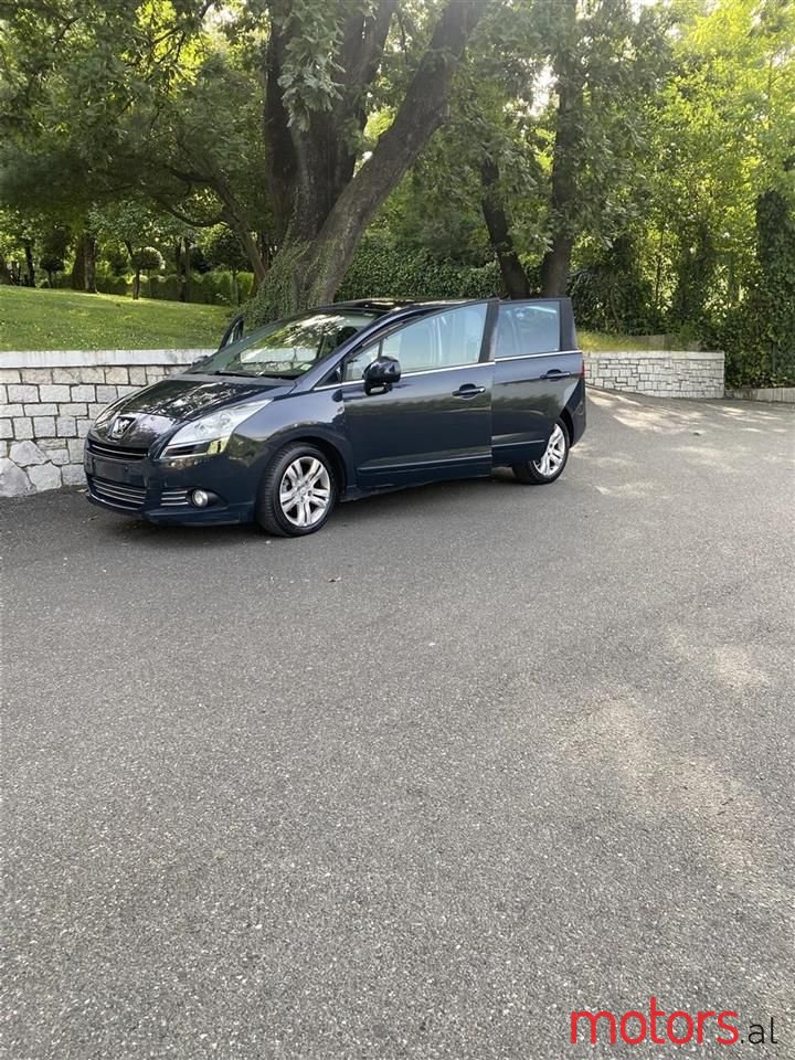 2010' Peugeot 5008 photo #5