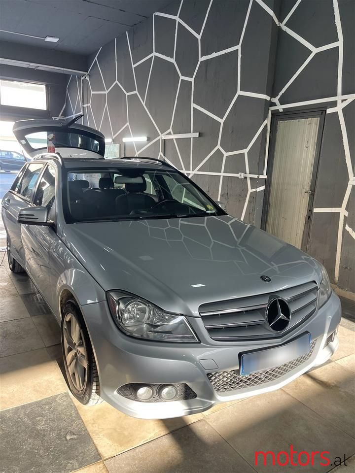 2012' Mercedes-Benz C 200 photo #1