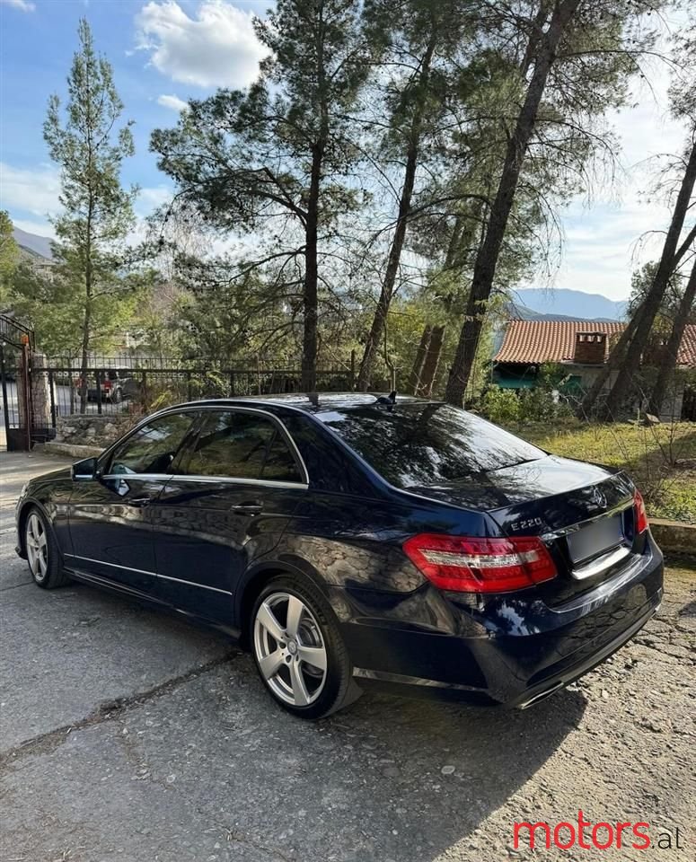 2013' Mercedes-Benz E 220 photo #4