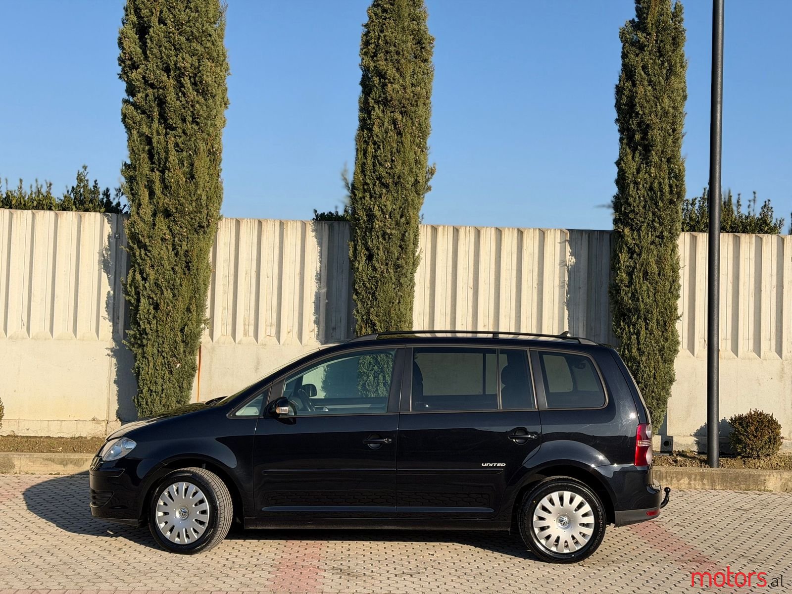 2010' Volkswagen Touran photo #6