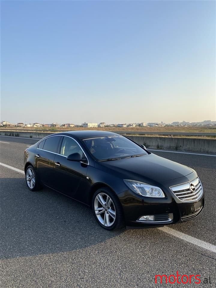 2010' Opel Insignia photo #1