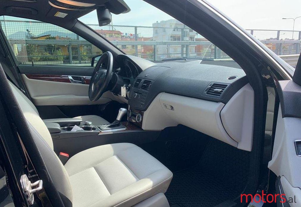 2010' Mercedes-Benz C 300 photo #2