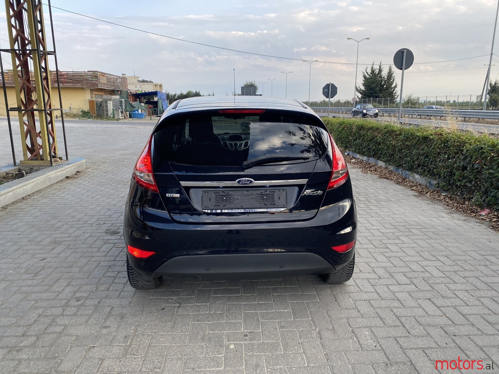 2010' Ford Fiesta photo #3